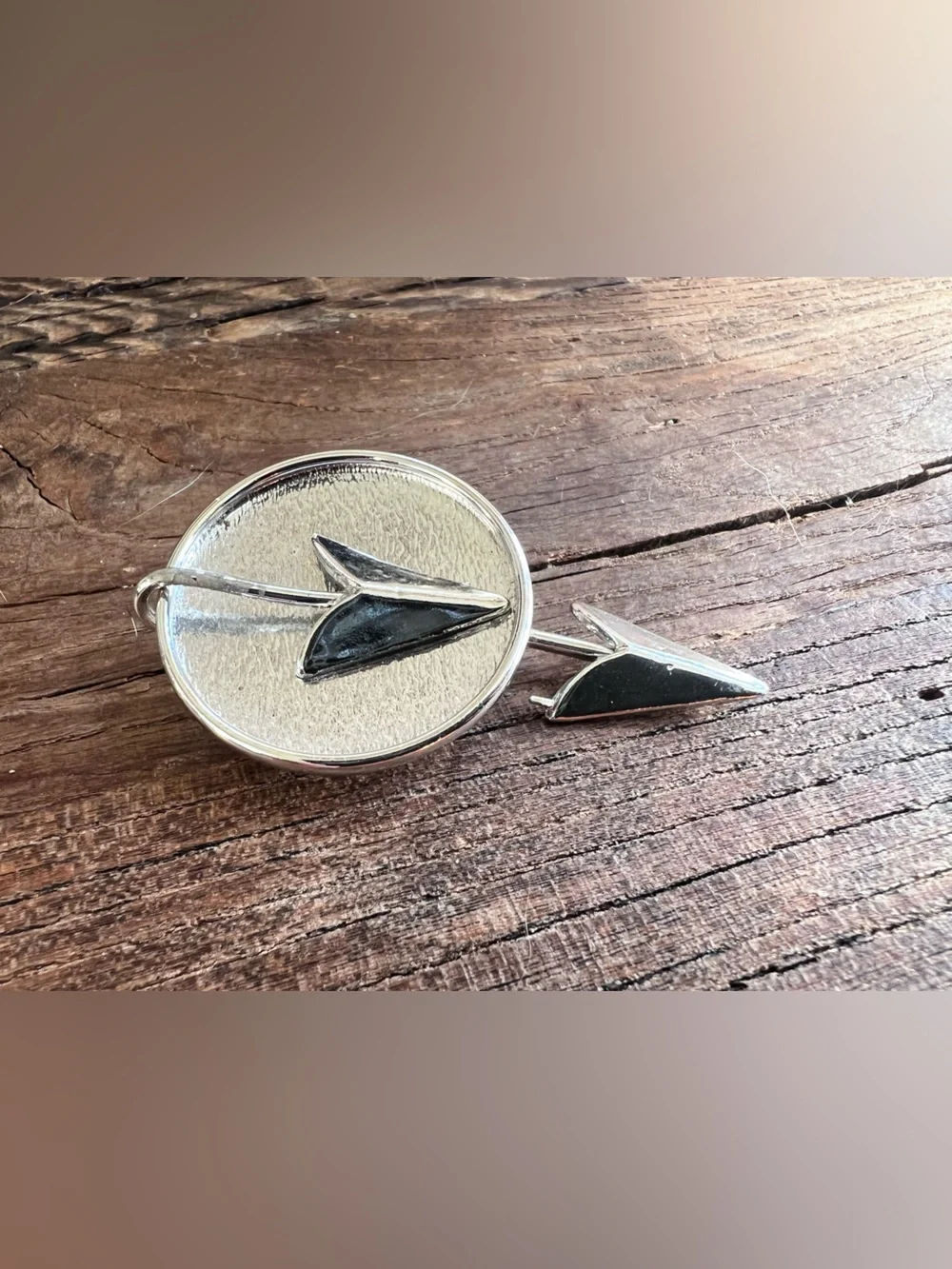 Silver tone Arrow brooch